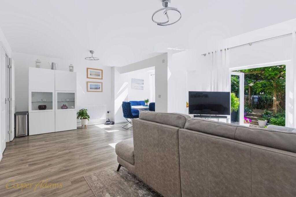 Steele Crescent, Wick, BN17 photo 4