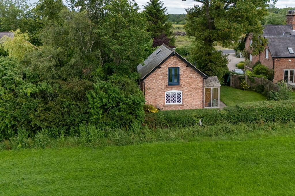 Wrexham Road, Pulford, CH4 - More