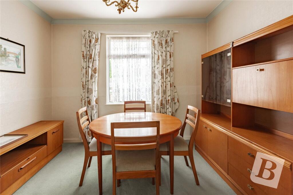 Becontree Avenue, Dagenham, RM8 photo 3