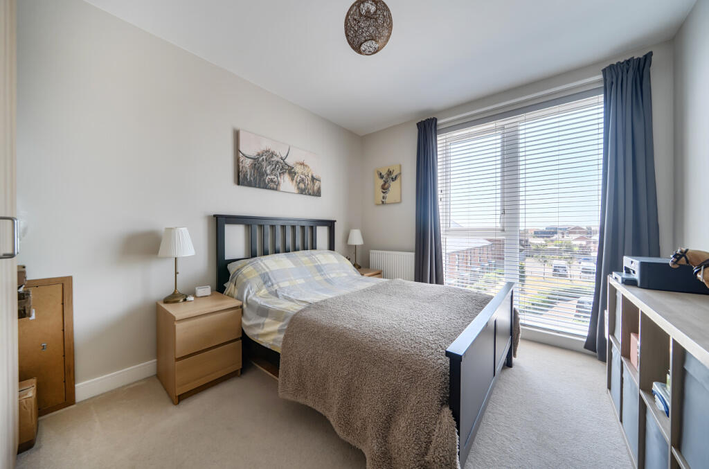 Apartment in Lee-on-the-Solent - More
