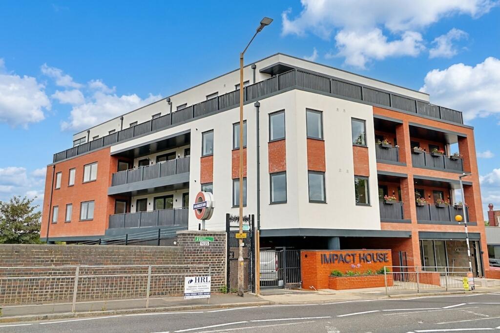 Main image of property: High Road, Chigwell, IG7