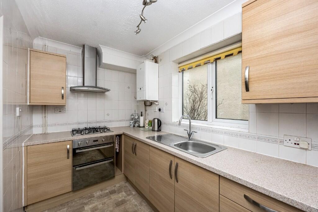 Shelldale Crescent, Portslade, BN41 1LG photo 4