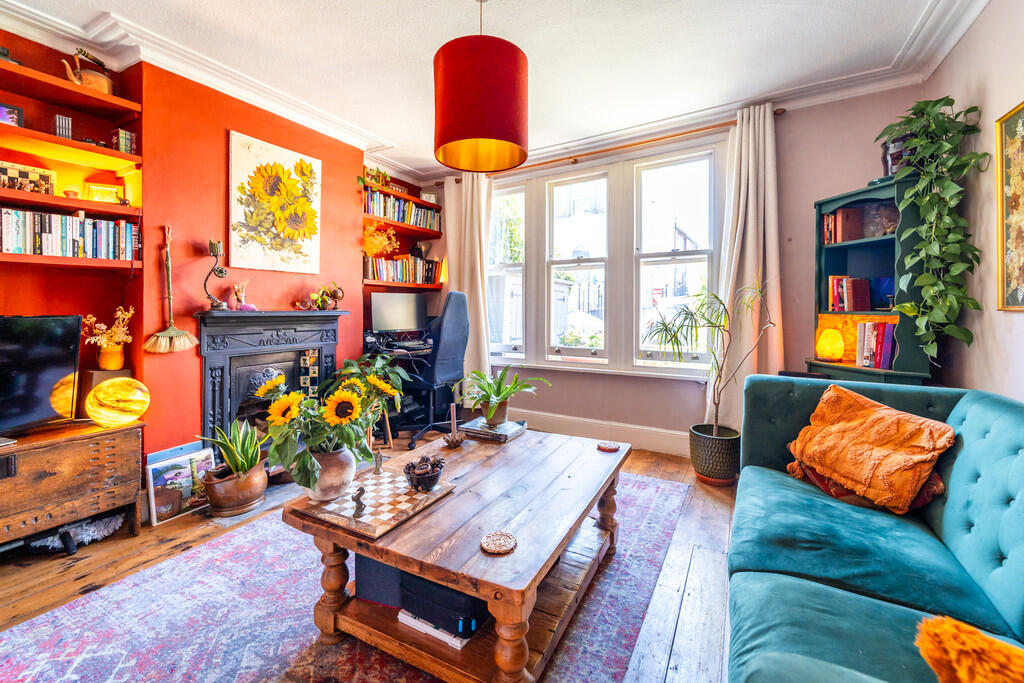 1-bed flat on The Campsbourne, Hornsey N8, £475,000