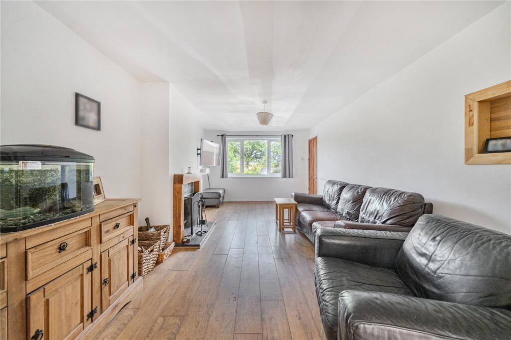 Barn Crescent, Newbury - View 5