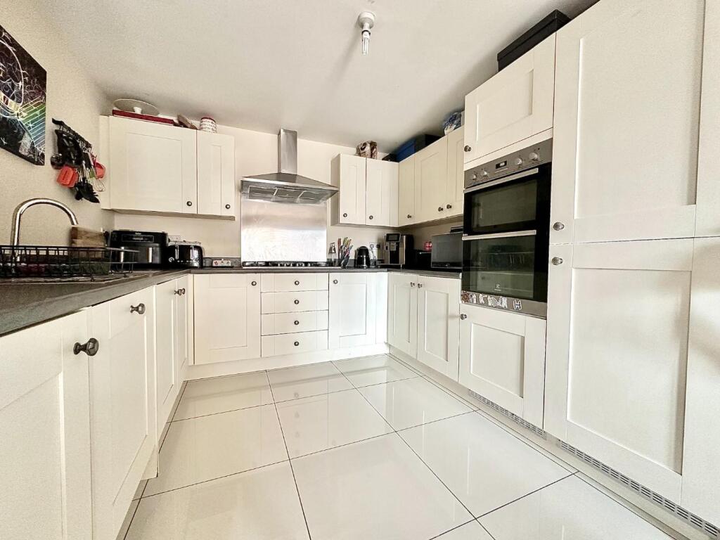 House in Northampton NN4, Pineham Lock, Hunsbury Meadows - More