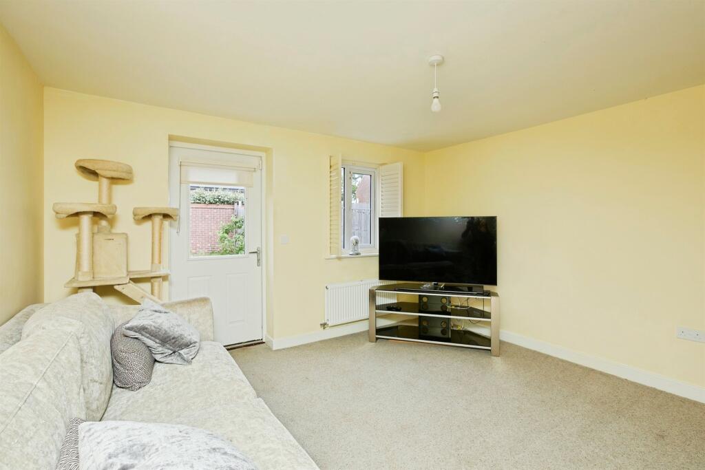 Hampton Lane, Littleover, Derby photo 4