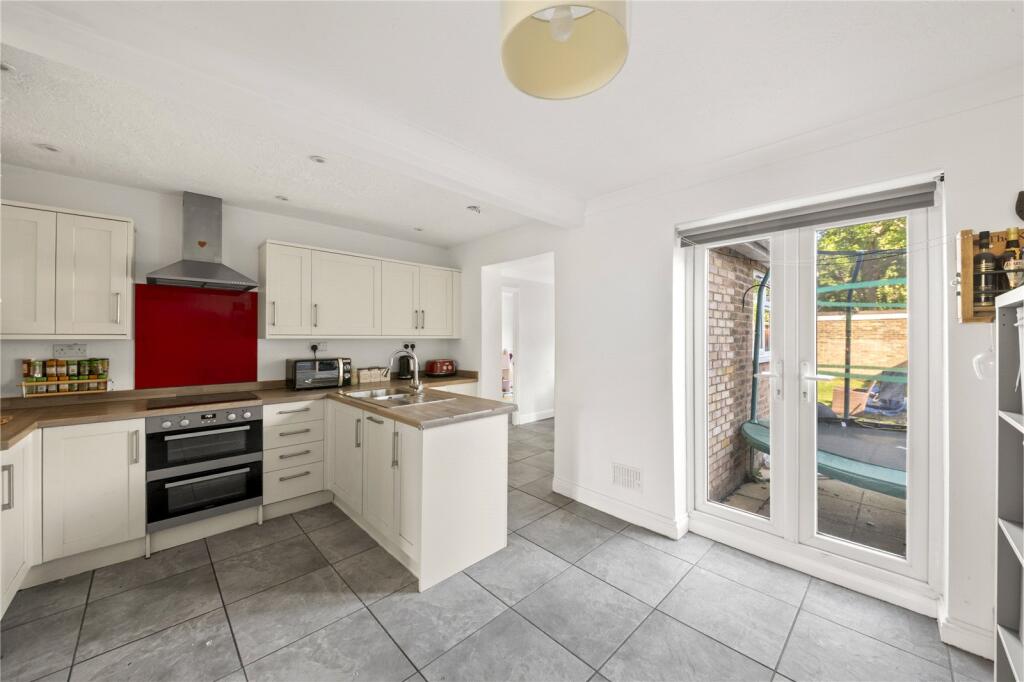 Northwood Road, Harefield, Uxbridge, UB9 photo 4