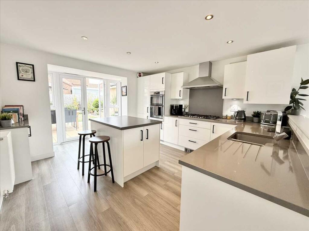 House in Rushcliffe, Hollygate Park, Cotgrave - More