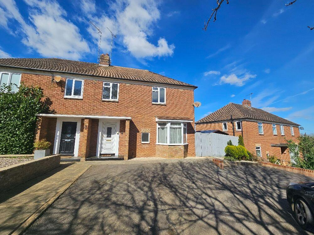 Main image of property: Hightown Road, Banbury, OX16 9BT