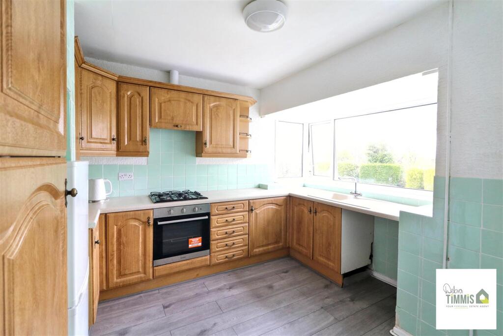 Carlyon Place, Sneyd Green, Stoke-On-Trent photo 4