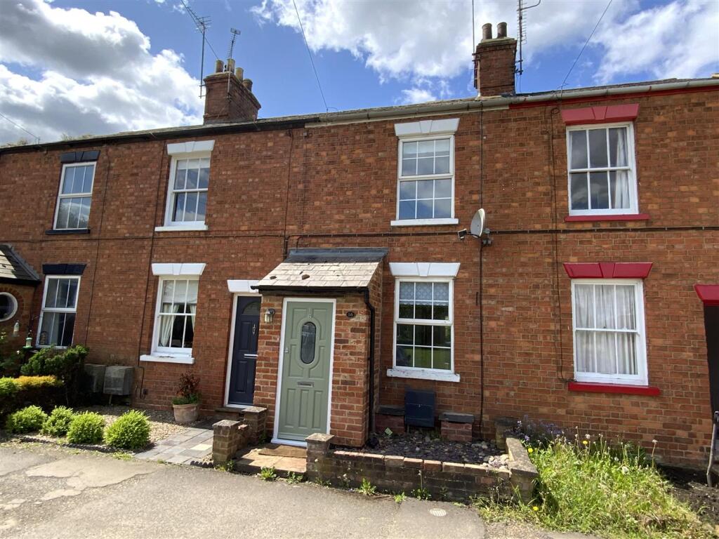 2-bed terraced on 16 Patricks Lane, Deanshanger, Northamptonshire, MK19 6HS, £235,000