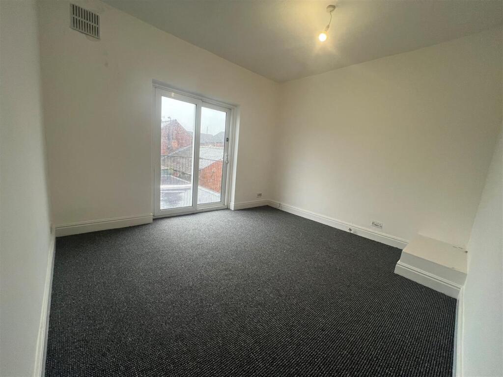Apartment in Berkshire Street, Kingston upon Hull - View 5