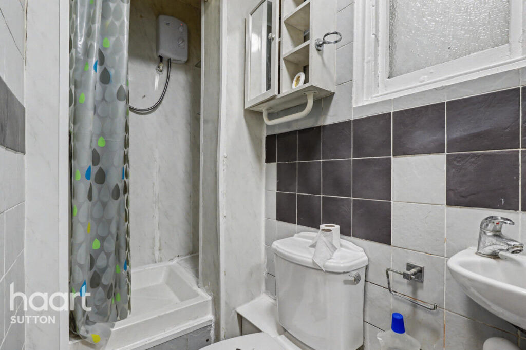 Main image of property: The Avenue, WORCESTER PARK
