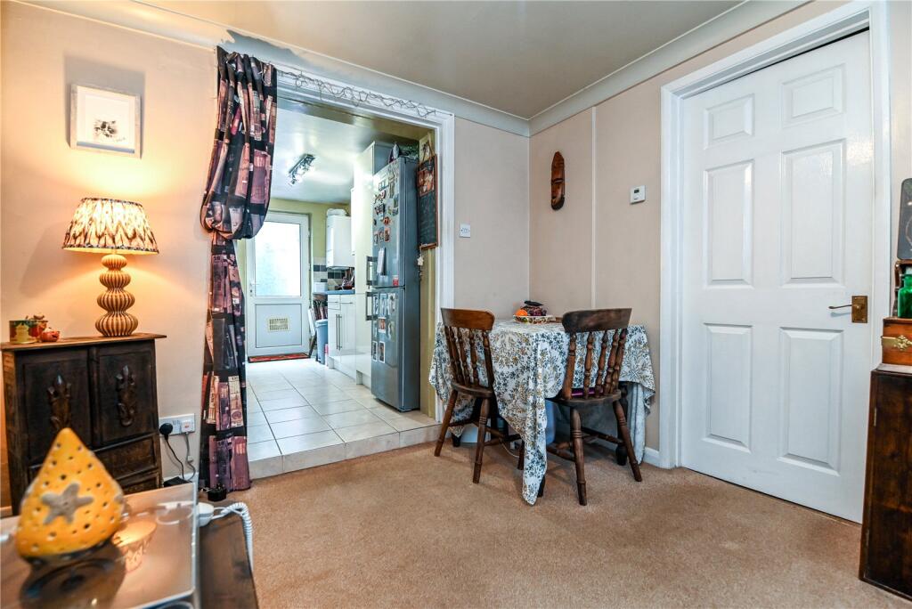 Apartment in Southampton - View 4