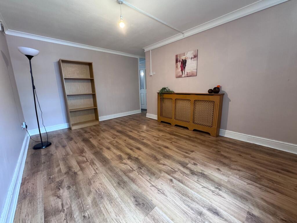 Apartment in Coventry, Walsgrave - View 2