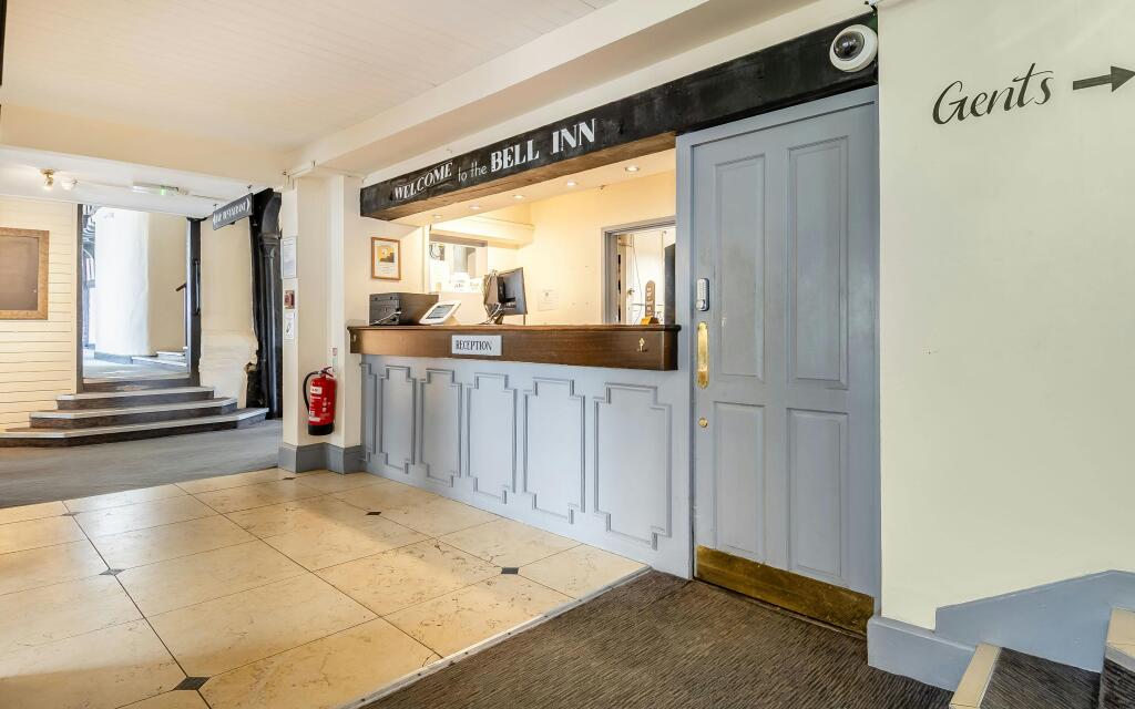 8685243-interior16.jpg