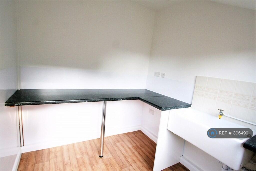 Apartment in Swale, Murston - More