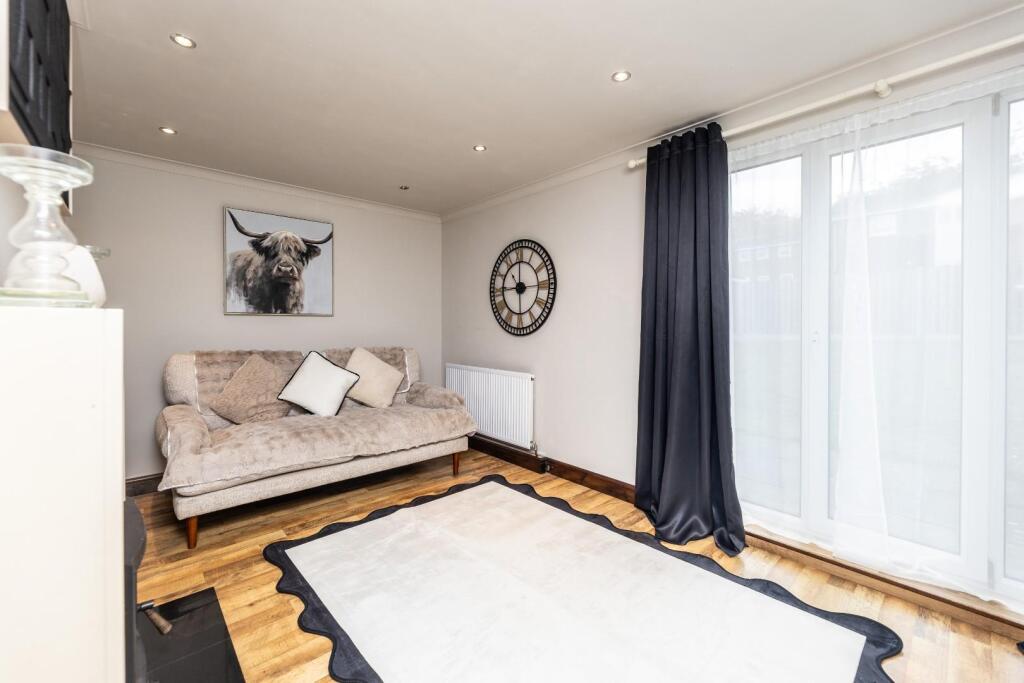 House in Wakefield, West Yorkshire - View 3