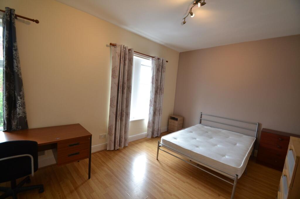 1 bedroom house share for rent