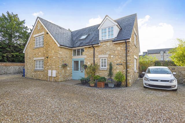Main image of property: Launton Road, Bicester, OX26