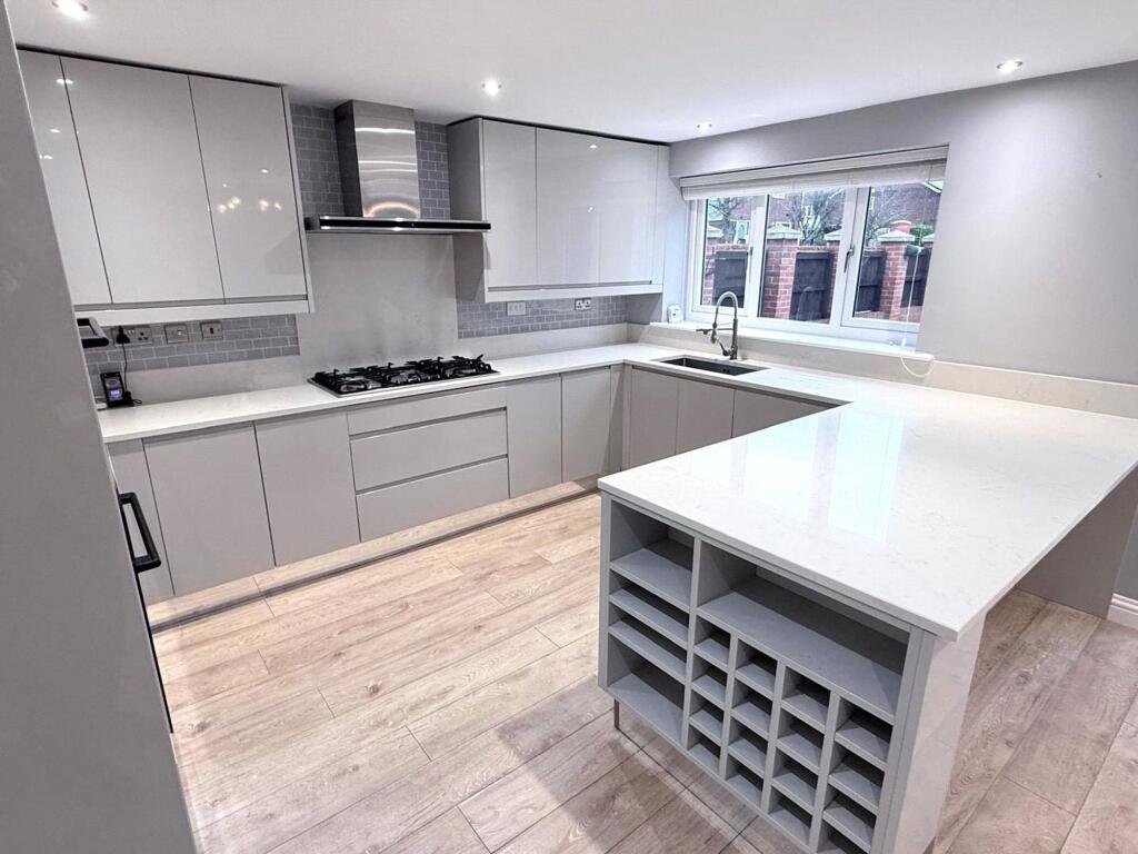 House in Wakefield - View 2