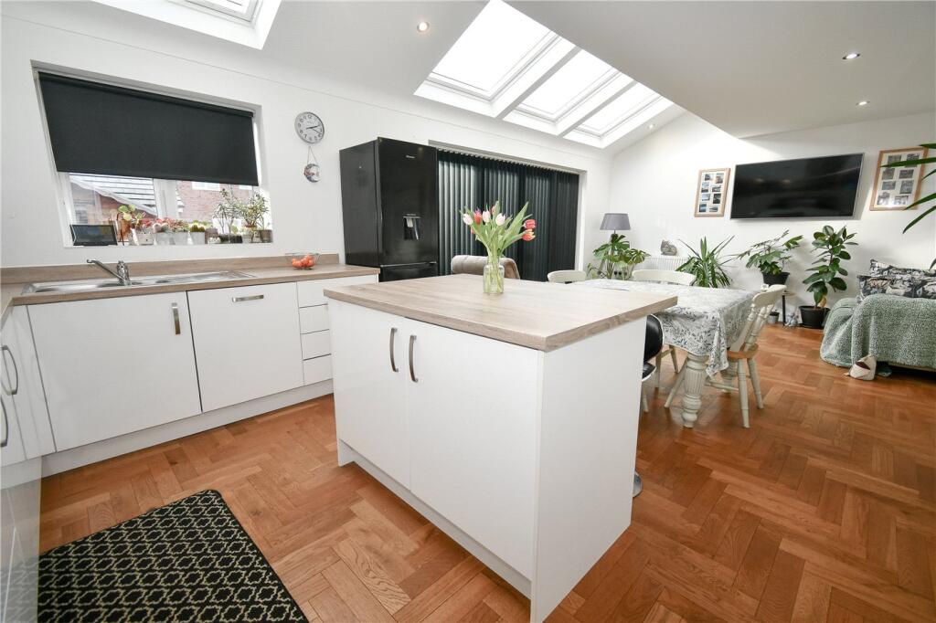 Freestone Drive, Bromborough, Wirral photo 2