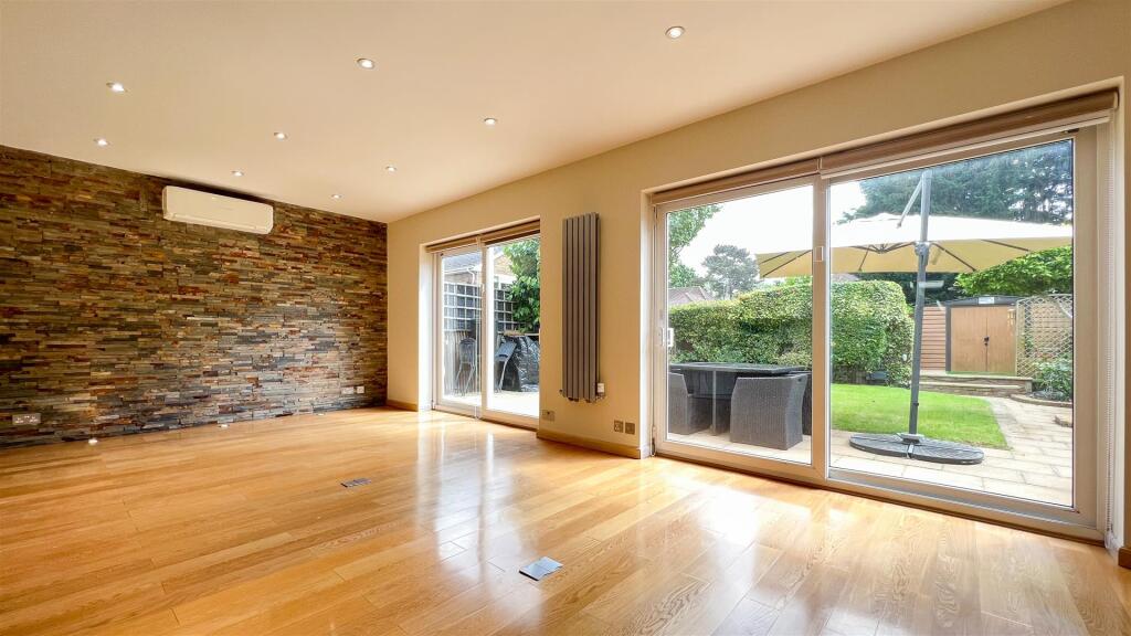 House in Southall - View 3