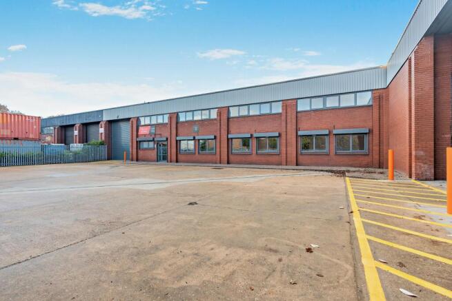 8668603exterior06800.jpg