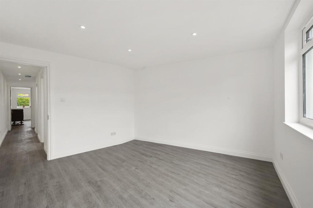 House in London - View 5