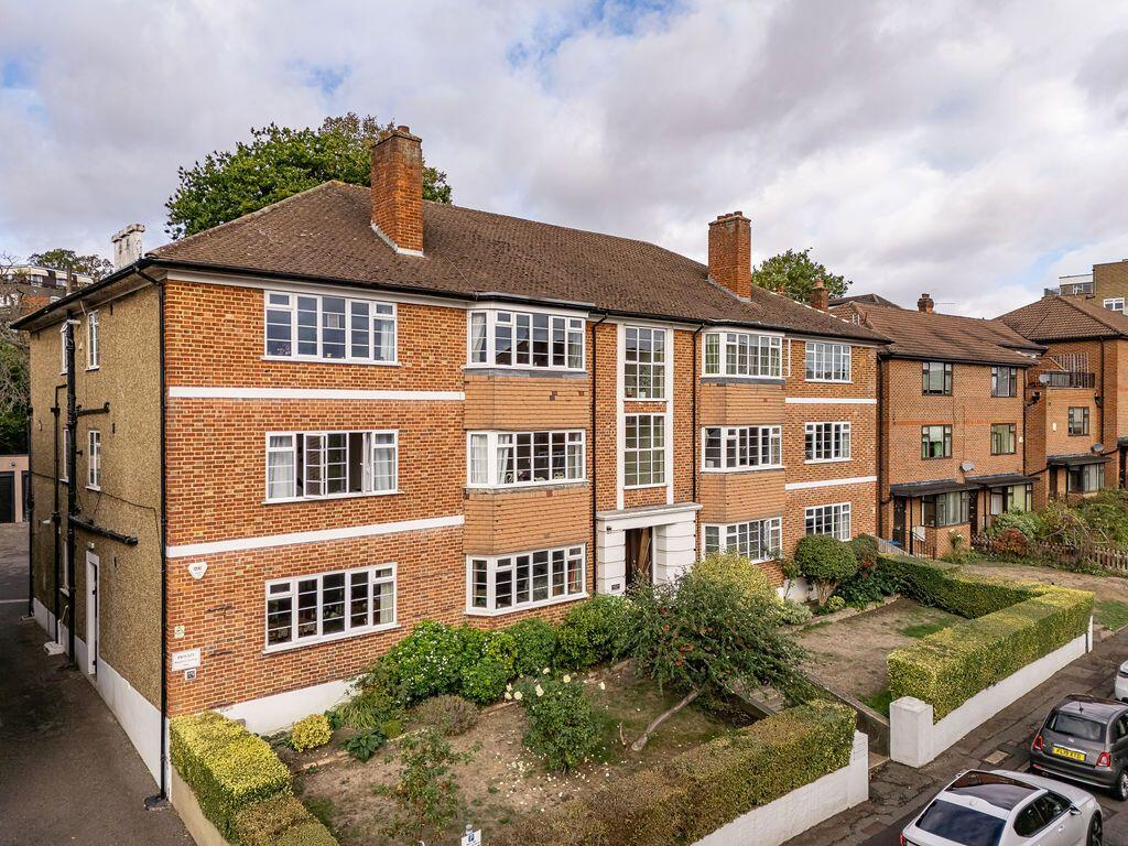 3-bed flat on 4 Lymington Court, Wimbledon, SW19, £900,000