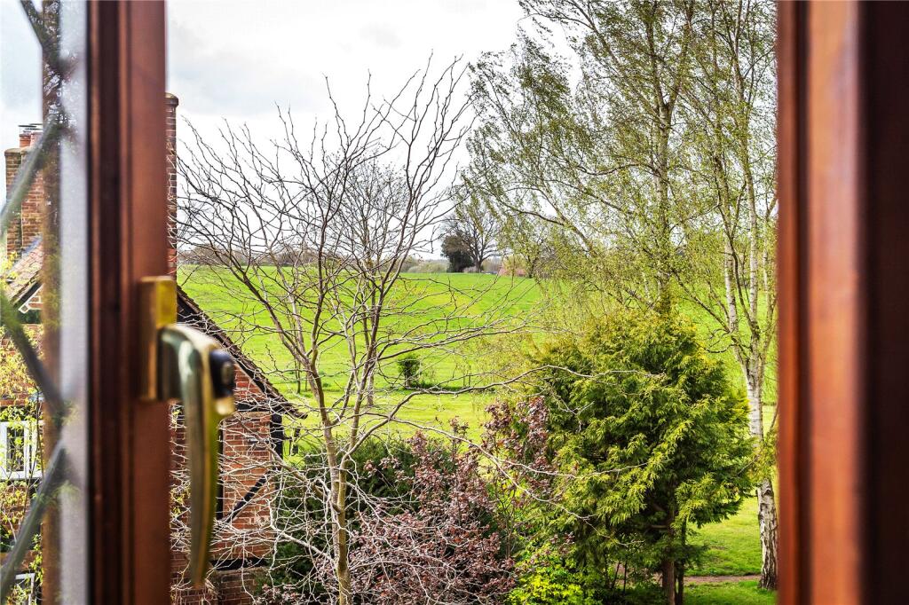 Farm Lane, Send, Woking, Surrey, GU23 photo 3