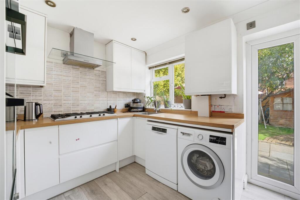 House in London - View 5