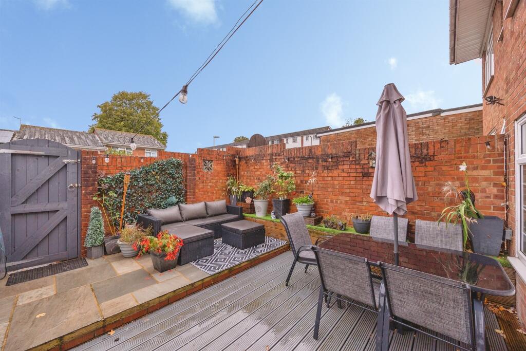 House in Havant, Waterlooville - More