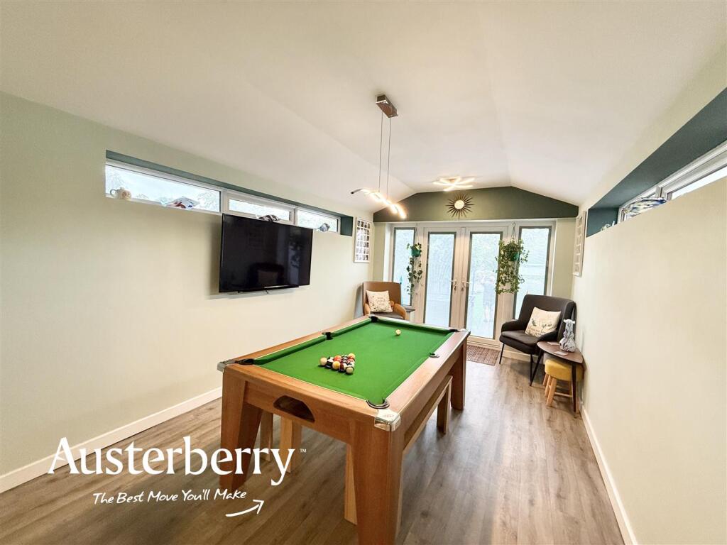 House in Stoke-on-Trent - More