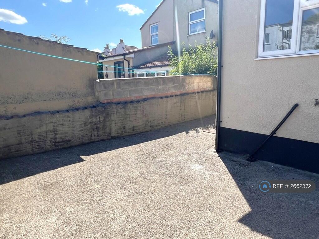 6 bedroom terraced house for rent