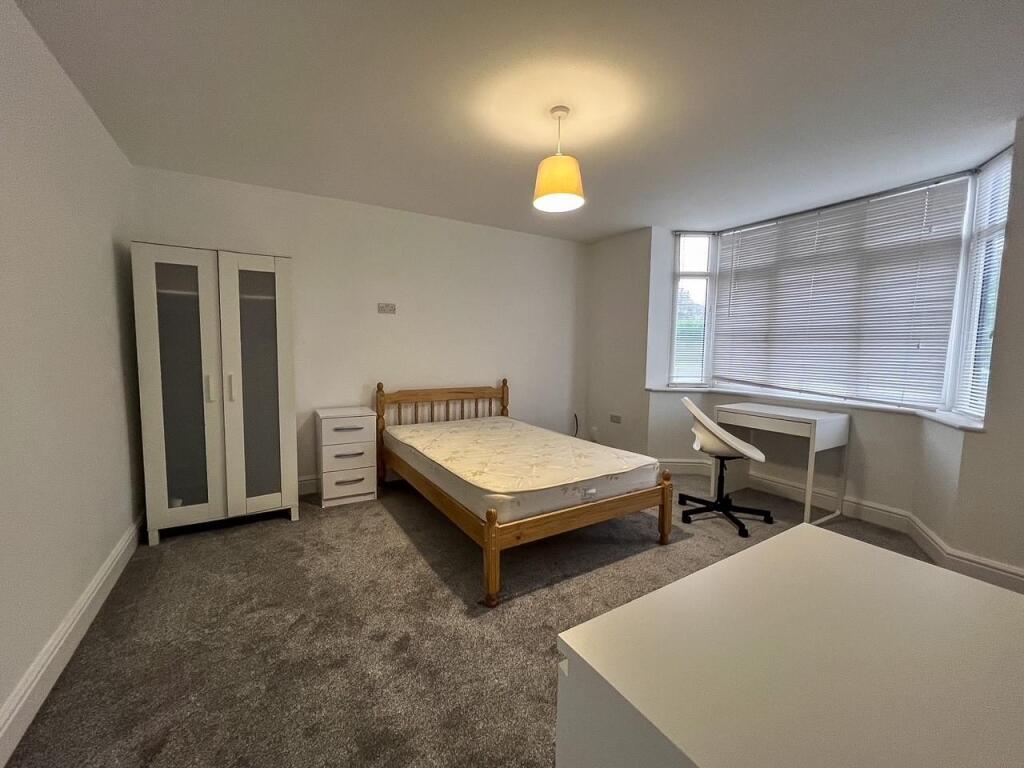 6 bedroom house for rent