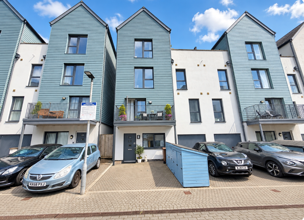 Main image of property: Well-Presented Two-Bedroom Duplex Maisonette with Balcony, Parking & Water Outlook