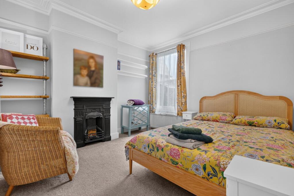 Apartment in London - More