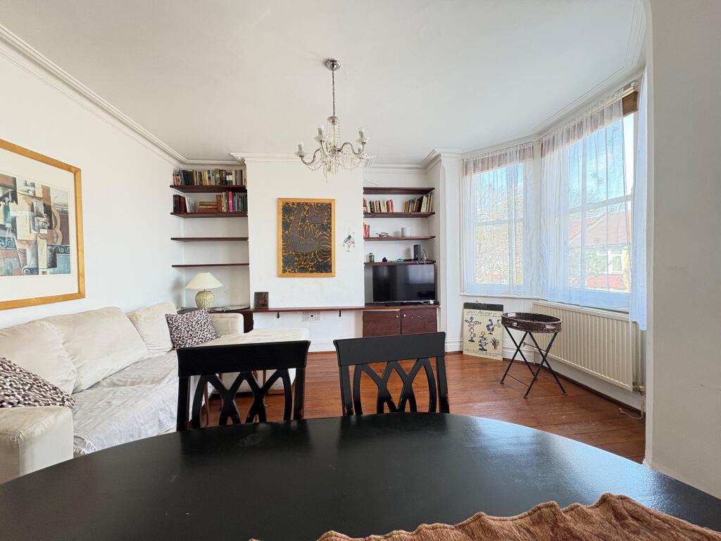 Apartment in London, West Green - More