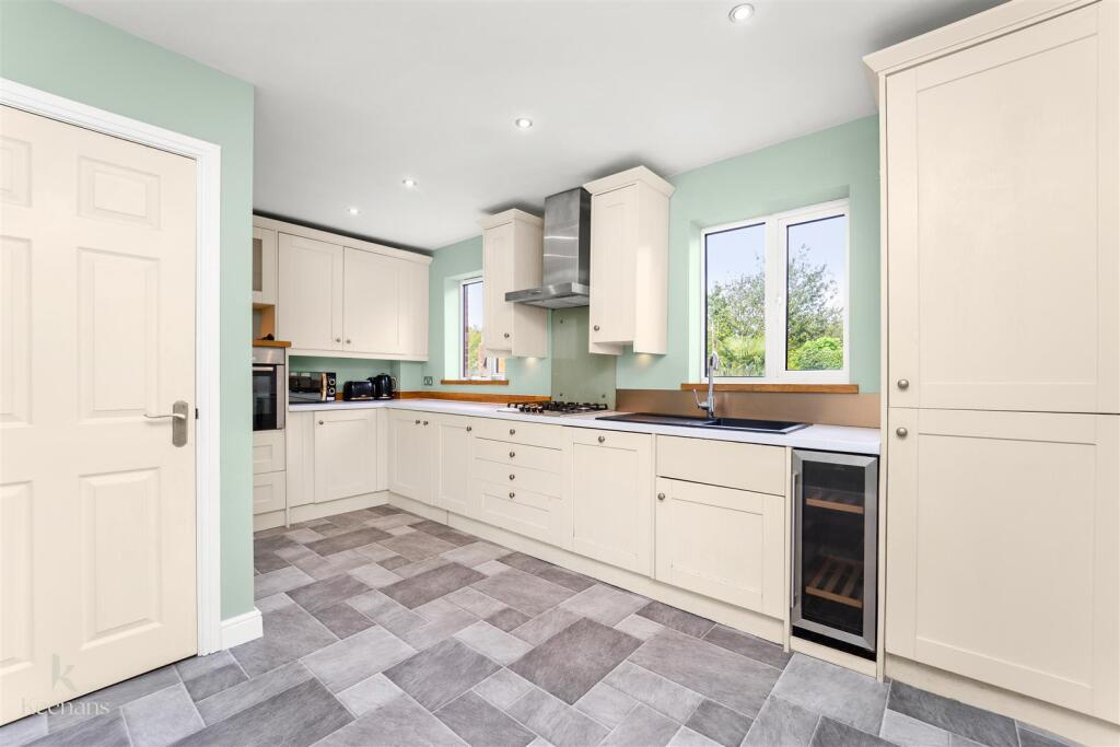 Wilton Close, Blackburn photo 3