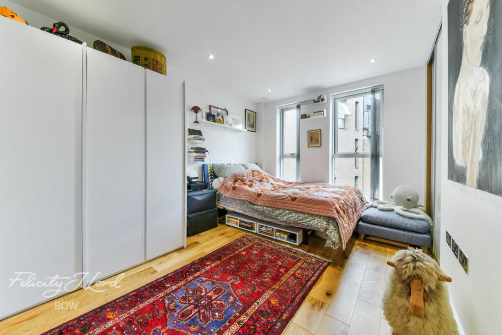 Giles Court, Tabernacle Gardens, London, E2 photo 4