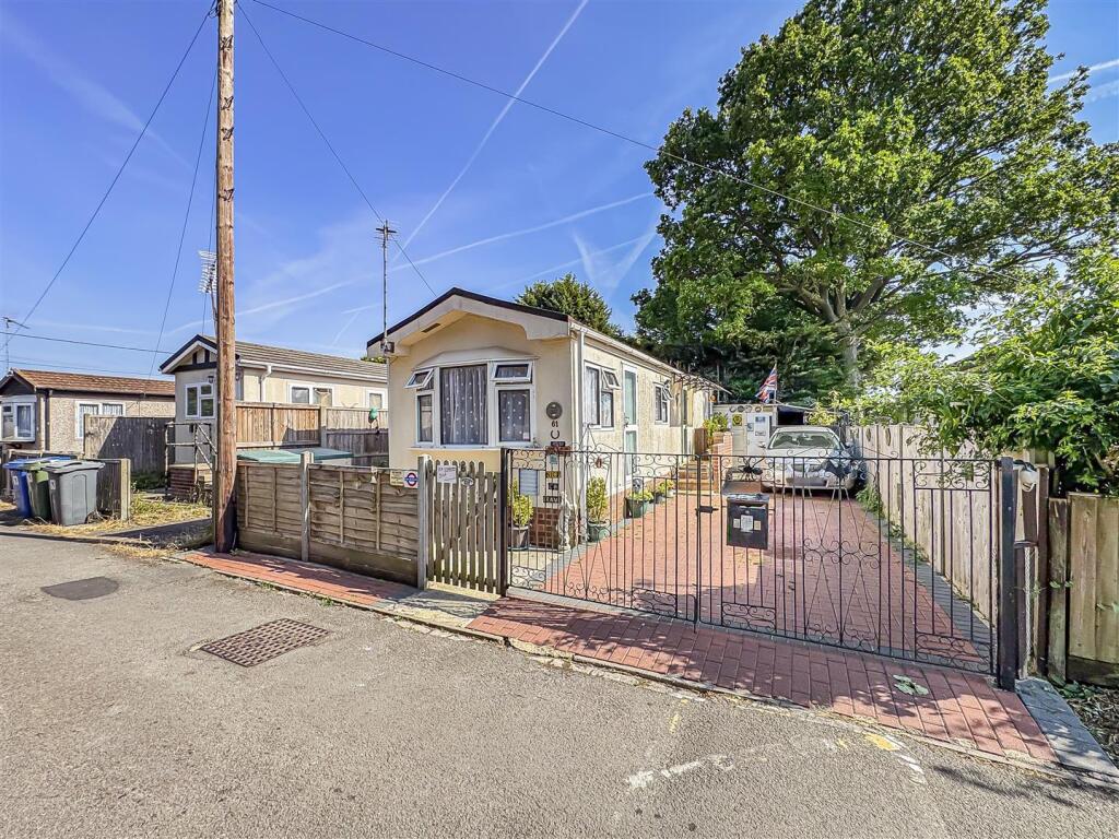 Main image of property: Heywood Gardens, Maidenhead