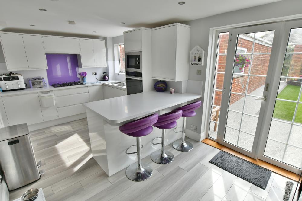 Candys Close, Corfe Mullen, BH21 3EL photo 2