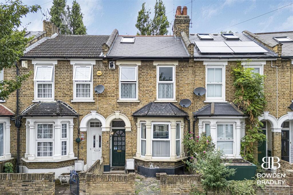 2-bed house on Farmer Road, London, E10, £550,000