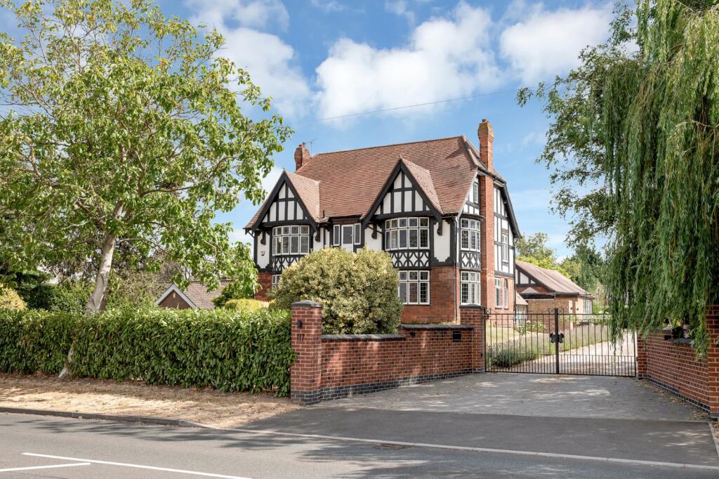 Main image of property: Mont Royal, Park Lane, Castle Donington