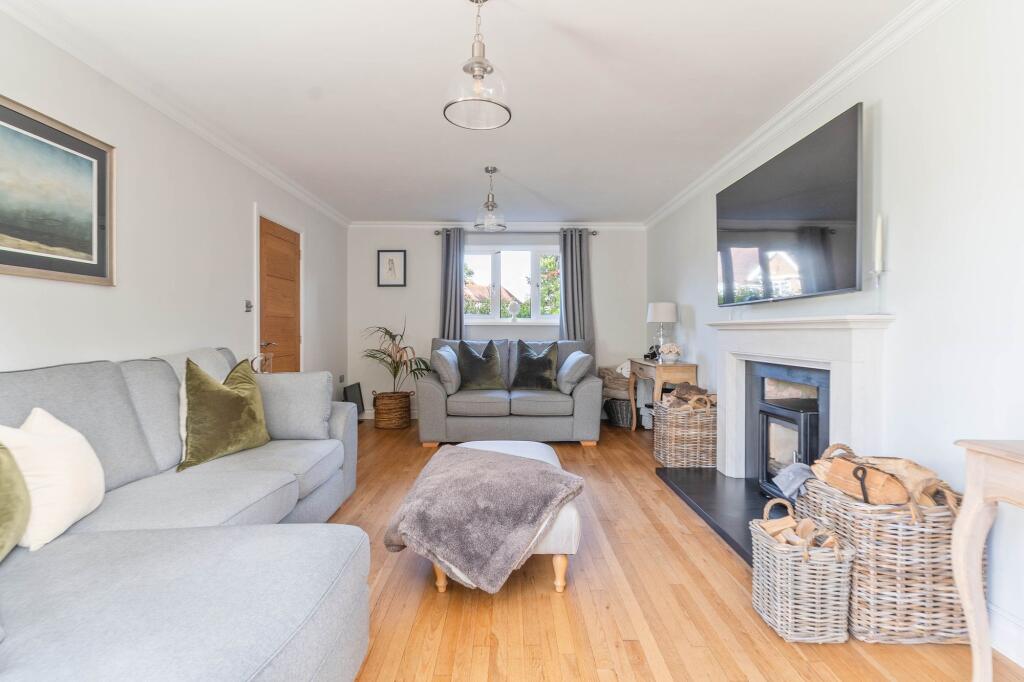 House in Newport - View 4