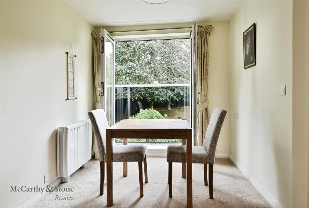 Apartment in Stockport, Greater Manchester - View 3