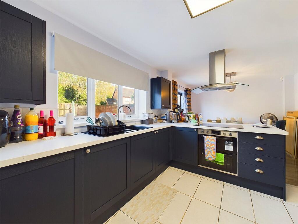 The Hazels, Abbeymead, Gloucester, Gloucestershire, GL4 photo 2
