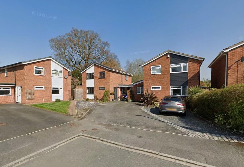 3-bed detached on 16, Iver Road, Upton, £325,000