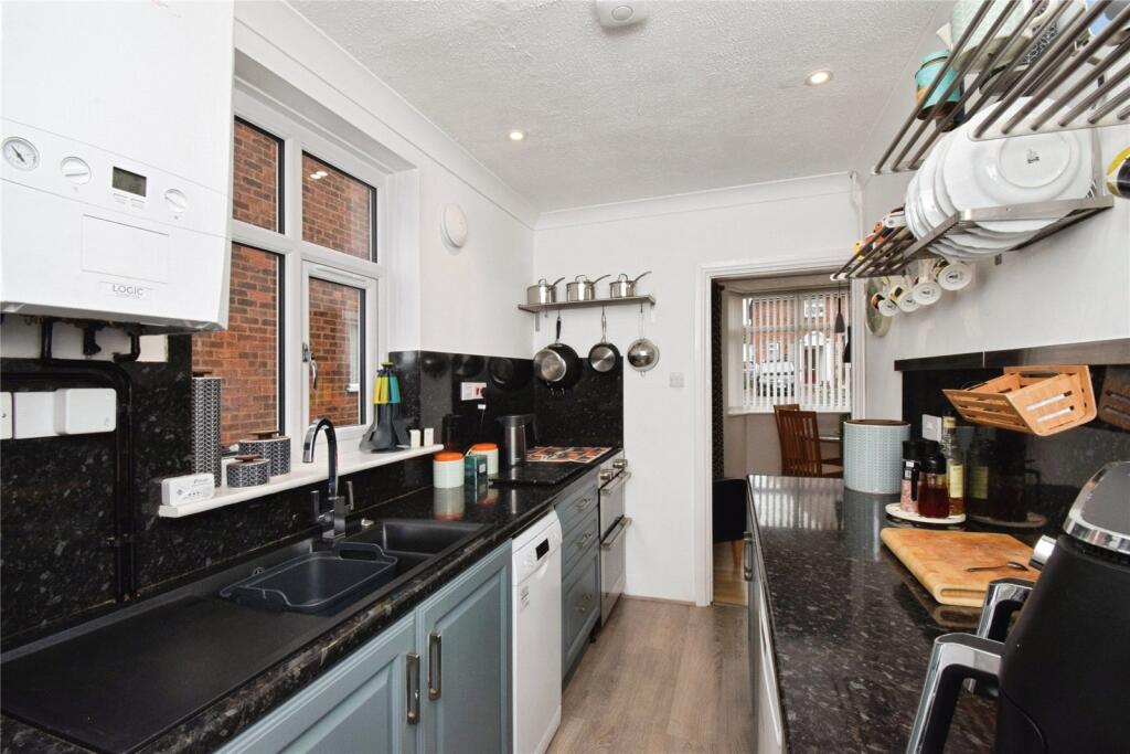Owston Drive, Wigston, Leicestershire, LE18 photo 4
